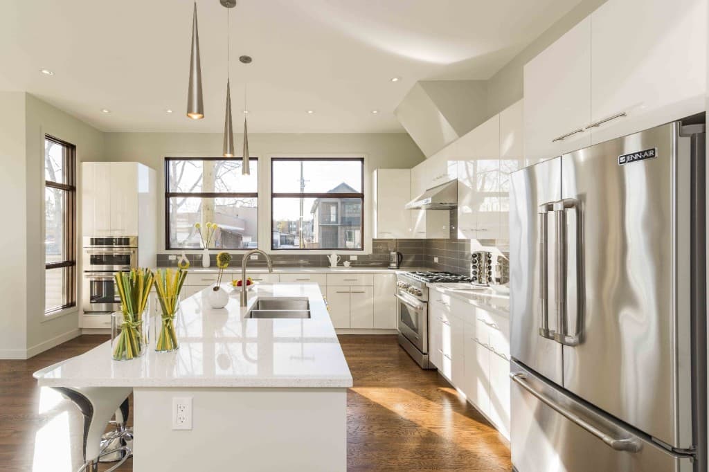 Cozinha moderna e elegante com utilidades Ellas